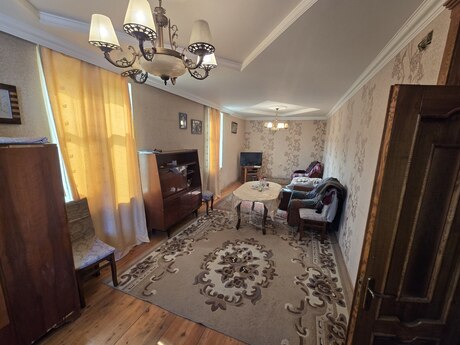 5 otaqlı həyət evi/bağ evi - Binə q. - 180 m²