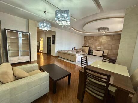3-комн. новостройка - м. Элмляр Академиясы - 170 м²