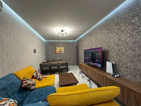 3 otaqlı köhnə tikili - 8-ci kilometr q. - 90 m²