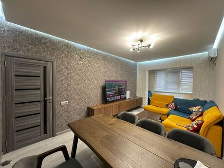 3 otaqlı köhnə tikili - 8-ci kilometr q. - 90 m²