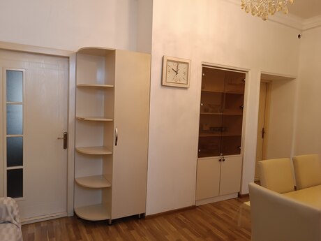 3 otaqlı köhnə tikili - İçəri Şəhər m. - 53 m²