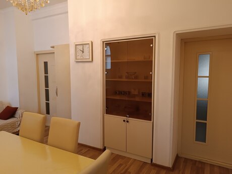 3 otaqlı köhnə tikili - İçəri Şəhər m. - 53 m²
