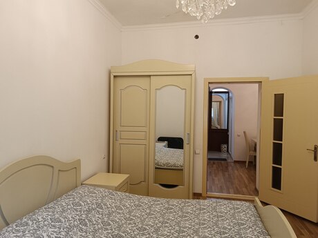 3 otaqlı köhnə tikili - İçəri Şəhər m. - 53 m²