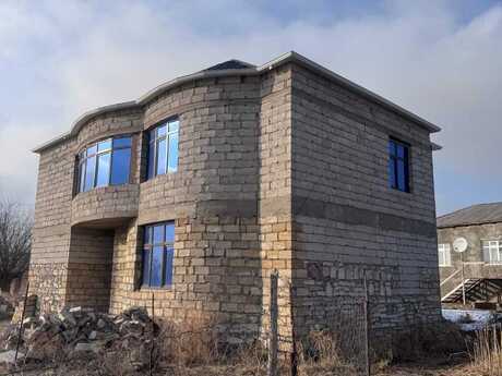 6 otaqlı həyət evi/bağ evi - Naxçıvan - 210.9 m²