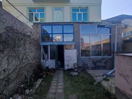 4 otaqlı həyət evi/bağ evi - Yeni Günəşli q. - 240 m²