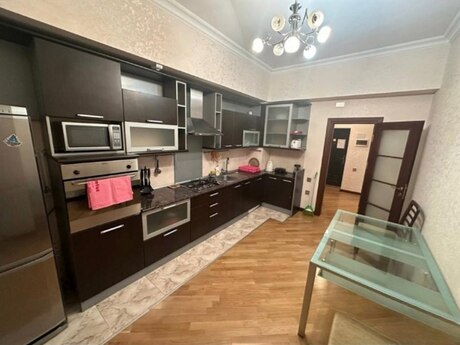 3 otaqlı yeni tikili - Şah İsmayıl Xətai m. - 120 m²