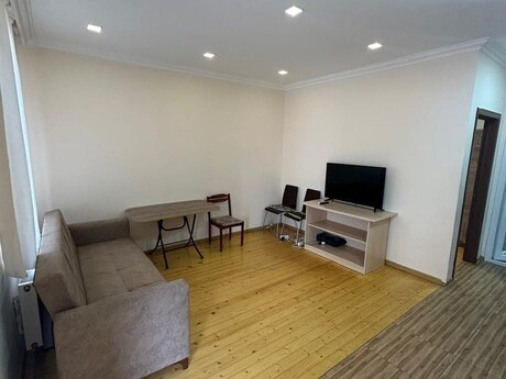 2 otaqlı həyət evi/bağ evi - Badamdar q. - 40 m²