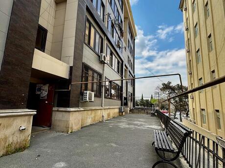 2 otaqlı köhnə tikili - Elmlər Akademiyası m. - 51.7 m²