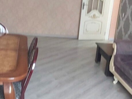 3 otaqlı köhnə tikili - Bakıxanov q. - 80 m²