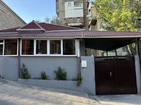 4 otaqlı həyət evi/bağ evi - Köhnə Günəşli q. - 70 m²