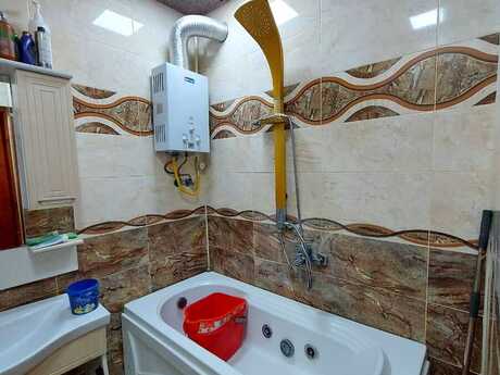 3 otaqlı köhnə tikili - Bakıxanov q. - 76 m²
