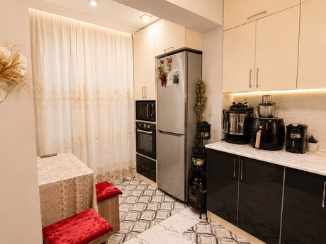 3 otaqlı köhnə tikili - Memar Əcəmi m. - 80 m²
