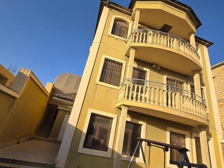 7 otaqlı həyət evi/bağ evi - Saray q. - 200 m²