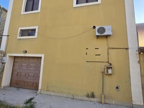 7 otaqlı həyət evi/bağ evi - Saray q. - 200 m²