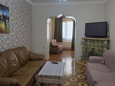 3 otaqlı köhnə tikili - 28 May m. - 78 m²