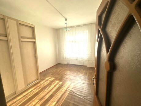 2 otaqlı köhnə tikili - Yeni Günəşli q. - 60 m²