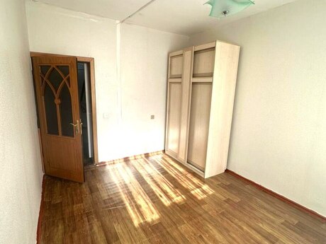 2 otaqlı köhnə tikili - Yeni Günəşli q. - 60 m²