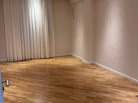 4 otaqlı yeni tikili - İnşaatçılar m. - 160 m²