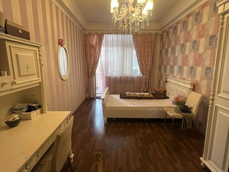4 otaqlı yeni tikili - Xətai r. - 163.5 m²