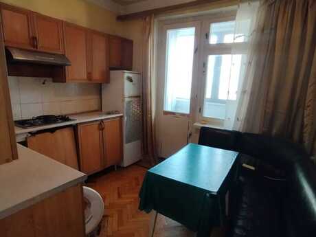 3 otaqlı köhnə tikili - Nəriman Nərimanov m. - 80 m²