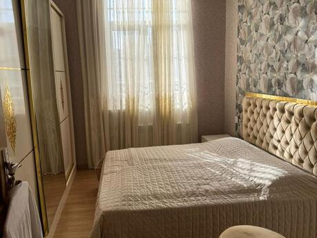 6 otaqlı həyət evi/bağ evi - Xətai r. - 130 m²