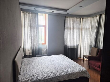 3 otaqlı yeni tikili - Şah İsmayıl Xətai m. - 120 m²