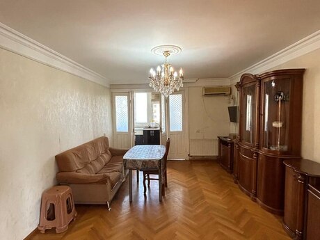 4 otaqlı köhnə tikili - Elmlər Akademiyası m. - 100 m²