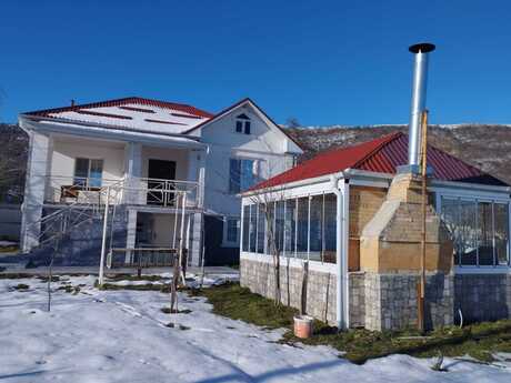 4 otaqlı həyət evi/bağ evi - Şamaxı - 160 m²