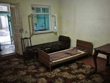 3 otaqlı həyət evi/bağ evi - İnşaatçılar m. - 70 m²