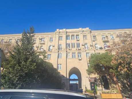 3 otaqlı köhnə tikili - İçəri Şəhər m. - 75 m²
