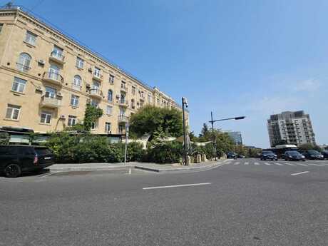 3 otaqlı köhnə tikili - İçəri Şəhər m. - 75 m²