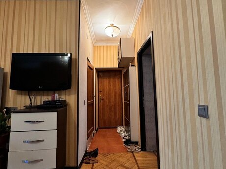 3 otaqlı köhnə tikili - 28 May m. - 75 m²