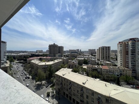 Elan №6126213 - Bakı, Elmlər Akademiyası m., 3 otaqlı, 150 m², 12/13 mərtəbə