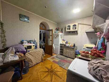 3 otaqlı köhnə tikili - Bakıxanov q. - 80 m²