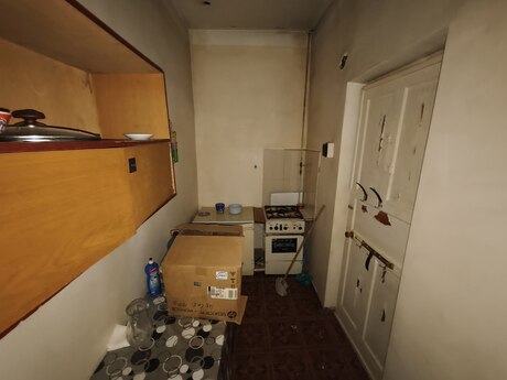 2 otaqlı köhnə tikili - 8 Noyabr m. - 36.9 m²