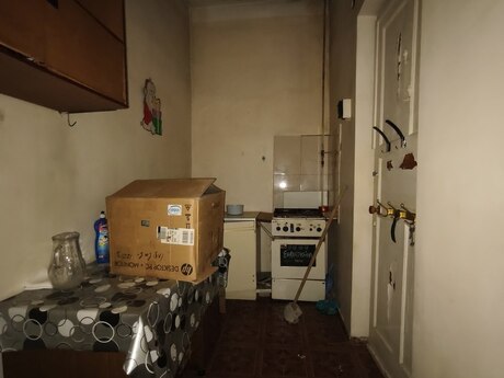 2 otaqlı köhnə tikili - 8 Noyabr m. - 36.9 m²