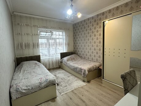 3 otaqlı köhnə tikili - Yeni Günəşli q. - 70 m²