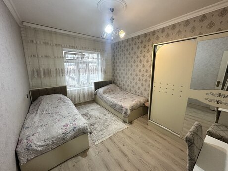 3 otaqlı köhnə tikili - Yeni Günəşli q. - 70 m²
