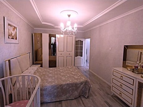 3 otaqlı köhnə tikili - Elmlər Akademiyası m. - 85 m²
