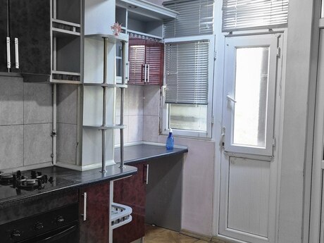 2 otaqlı köhnə tikili - Azadlıq Prospekti m. - 65 m²