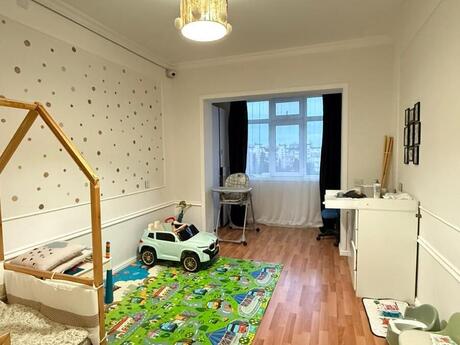 3 otaqlı köhnə tikili - Azadlıq Prospekti m. - 88 m²