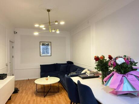 3 otaqlı köhnə tikili - Azadlıq Prospekti m. - 88 m²