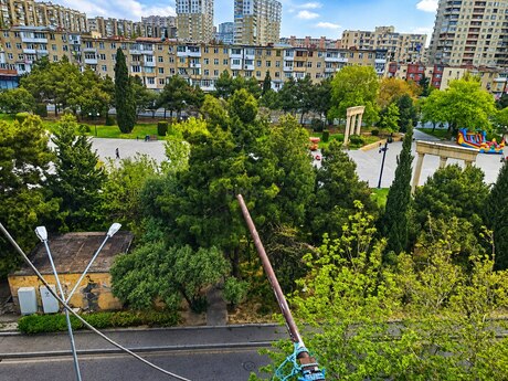 2 otaqlı köhnə tikili - Xalqlar Dostluğu m. - 55 m²