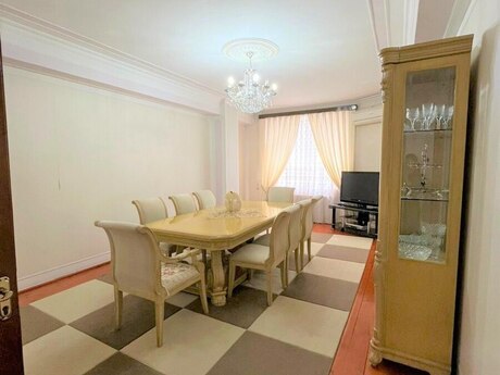 Elan №6067744 - Bakı, 20 Yanvar m., 4 otaqlı, 142 m², 2/10 mərtəbə