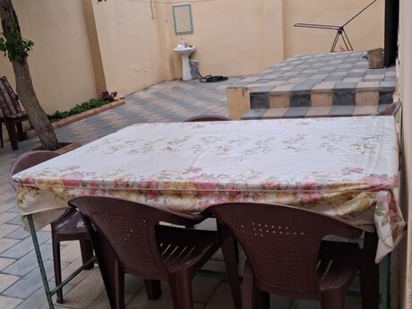 3 otaqlı həyət evi/bağ evi - Bakıxanov q. - 120 m²