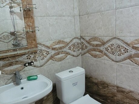 2 otaqlı həyət evi/bağ evi - Elmlər Akademiyası m. - 50 m²