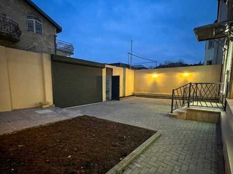 4 otaqlı həyət evi/bağ evi - Suraxanı r. - 175 m²