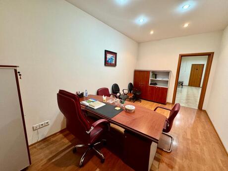 4 otaqlı yeni tikili - 20 Yanvar m. - 178 m²