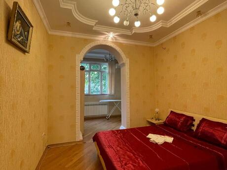2 otaqlı köhnə tikili - İçəri Şəhər m. - 60 m²