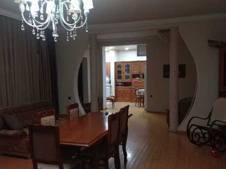 4 otaqlı həyət evi/bağ evi - Səbail r. - 130 m²